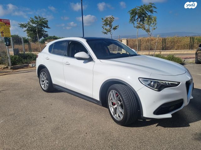 אלפא רומיאו סטלביו