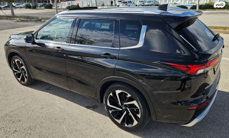 מיצובישי אאוטלנדר