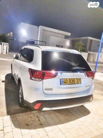 מיצובישי אאוטלנדר