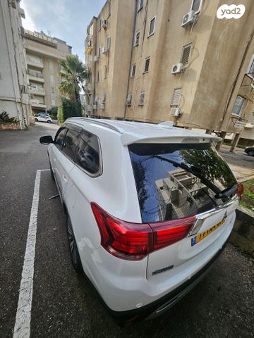 מיצובישי אאוטלנדר