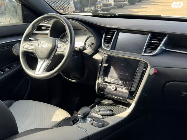 אינפיניטי QX55