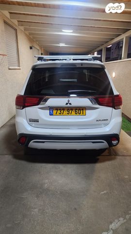 מיצובישי אאוטלנדר