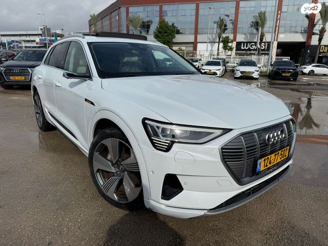 מודעת רכב אאודי E-tron 2
