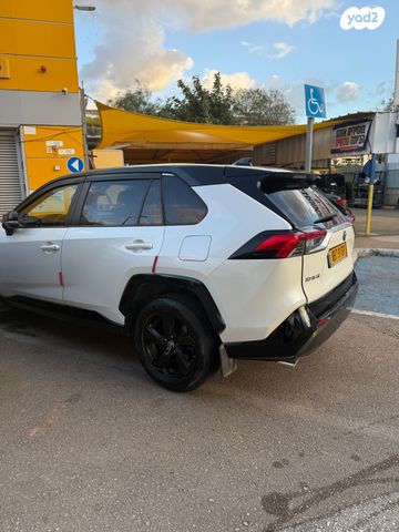 טויוטה RAV4