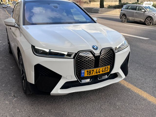 מודעת רכב ב מ וו iX