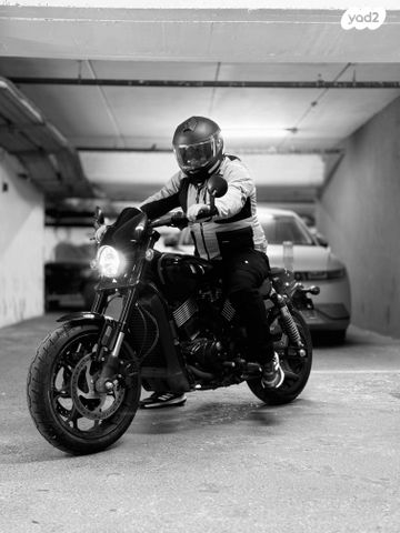 מודעת רכב הרלי דיווידסון סטריט רוד 750