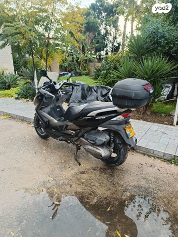 קאוואסאקי J 300