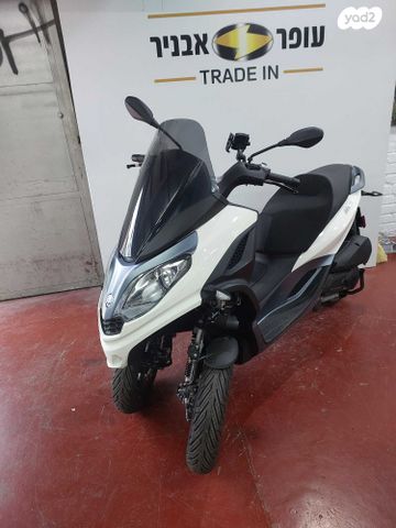 מודעת רכב פיאג'ו MP3 300