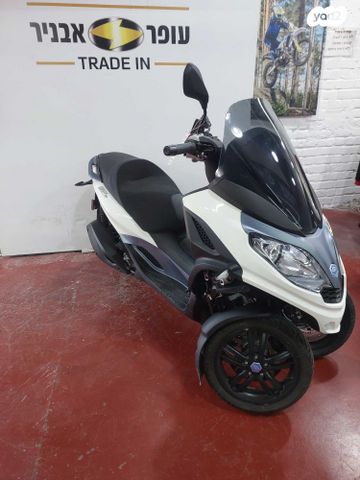 מודעת רכב פיאג'ו MP3 300