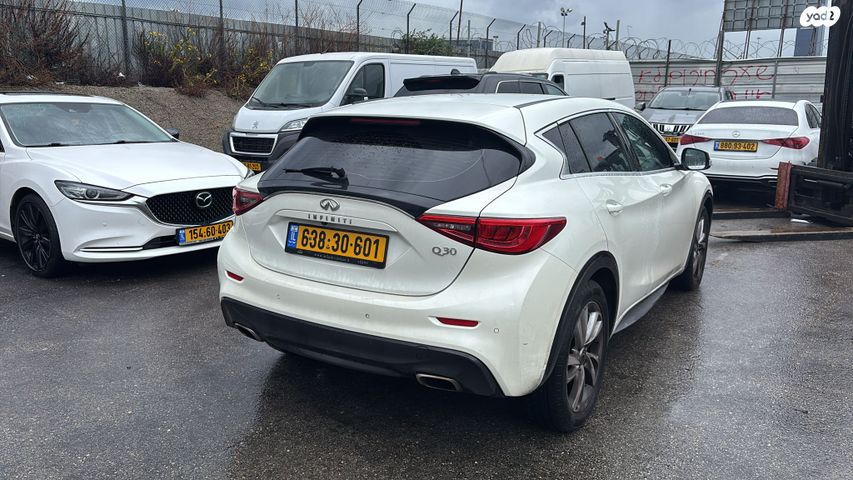 מודעת רכב אינפיניטי Q30 2
