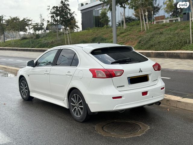 מודעת רכב מיצובישי לנסר