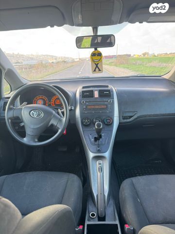 טויוטה אוריס