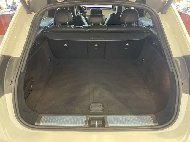 מרצדס-בנץ EQE SUV