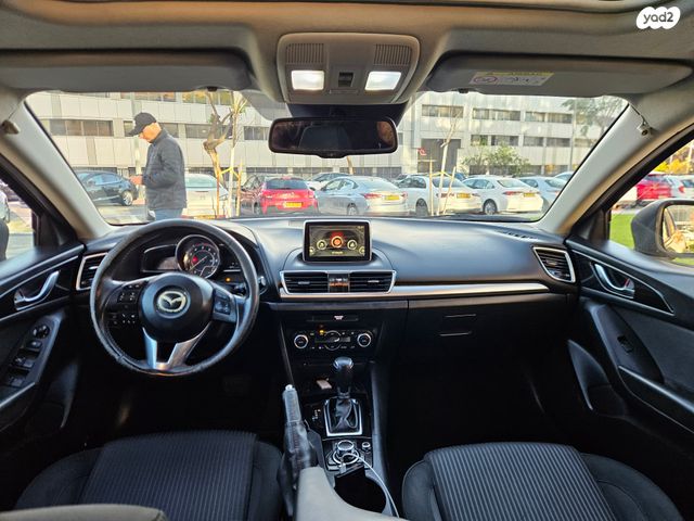 מאזדה 3