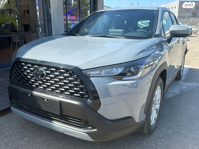 טויוטה קורולה קרוס