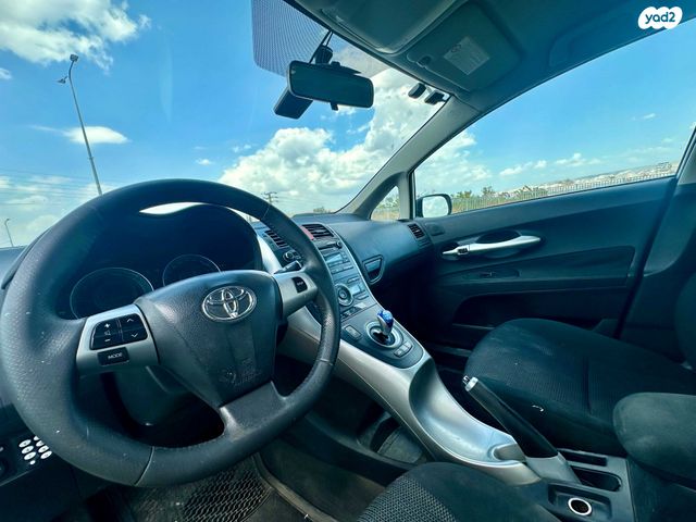 טויוטה אוריס