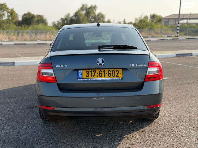 סקודה אוקטביה 