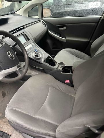 טויוטה פריוס