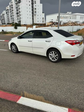 טויוטה קורולה