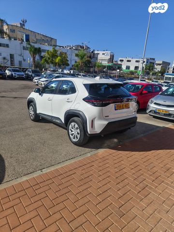 טויוטה יאריס קרוס