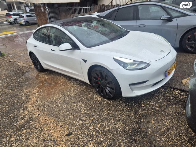 מודעת רכב טסלה מודל 3