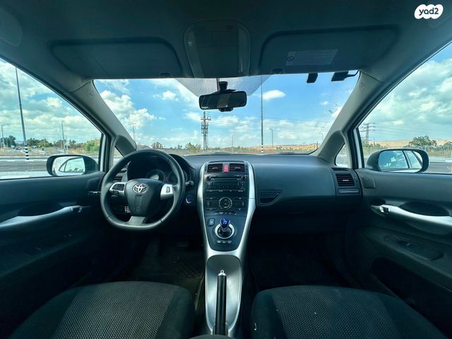 טויוטה אוריס