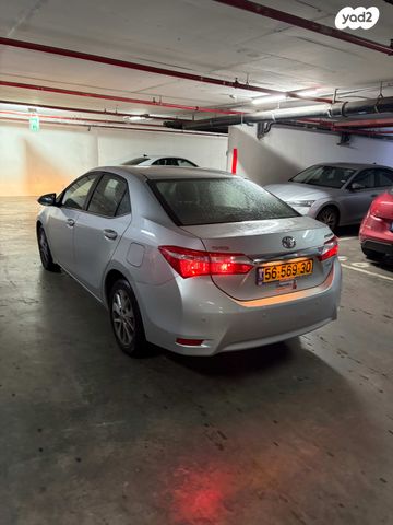 טויוטה קורולה