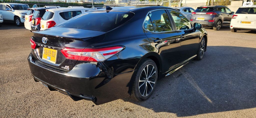 טויוטה קאמרי