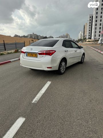 מודעת רכב טויוטה קורולה 2