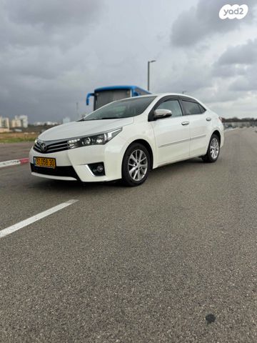 טויוטה קורולה