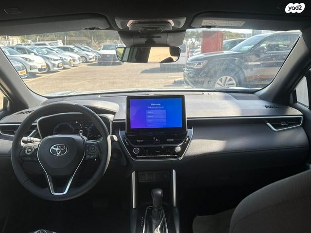 מודעת רכב טויוטה קורולה קרוס 1