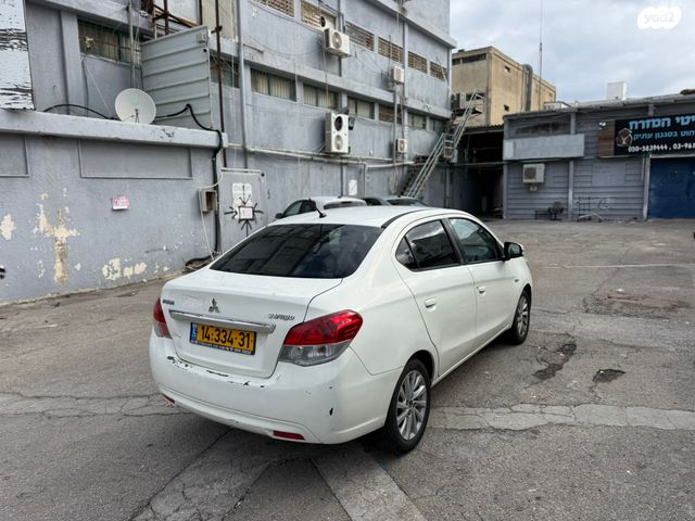 מיצובישי אטראז'