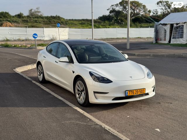 מודעת רכב טסלה מודל 3