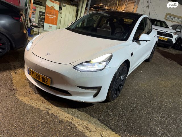 מודעת רכב טסלה מודל 3