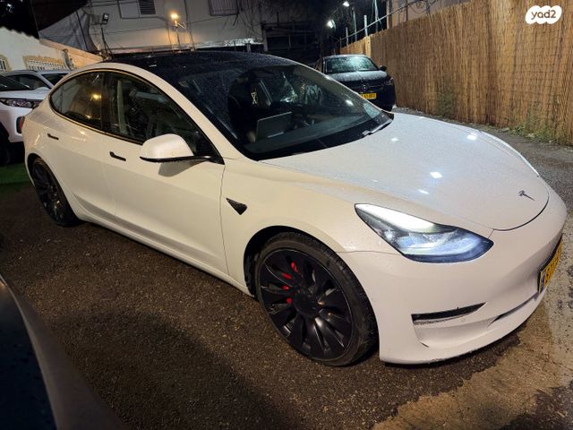 מודעת רכב טסלה מודל 3