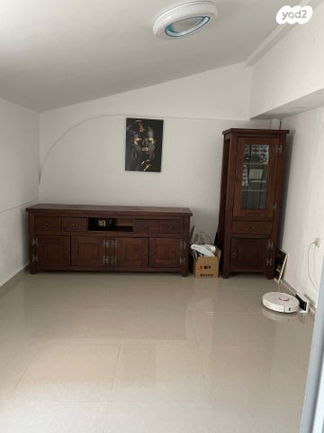 דירת גן, יהודה 10, רובע א', אריאל