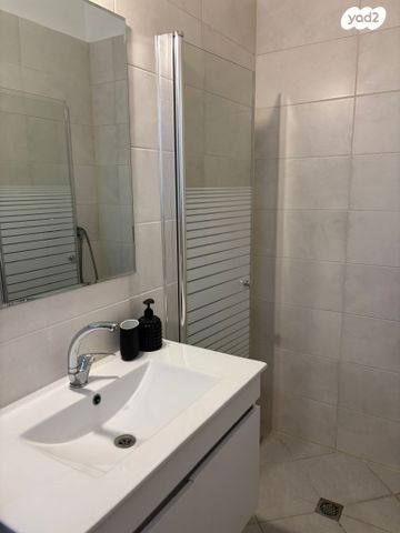 דירה, שרה אהרונסון 7, גדרה מזרח, גדרה