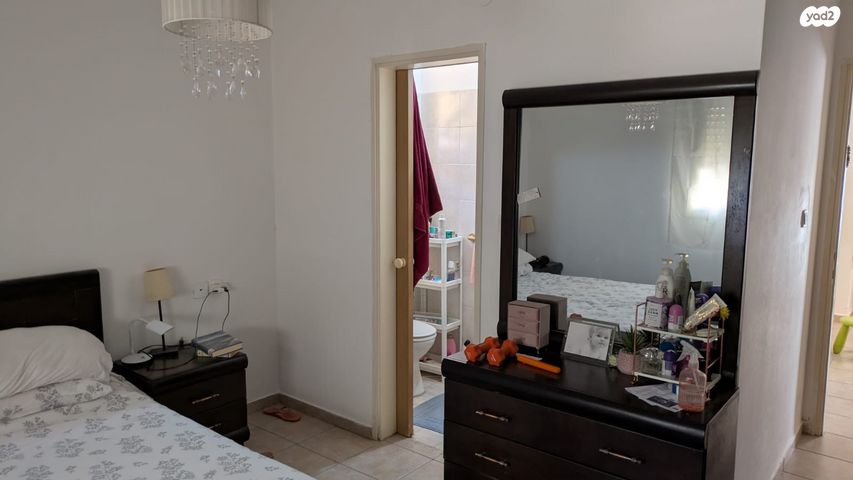 דירה, ישעיהו הנביא 8, הנביאים, מודיעין מכבים רעות