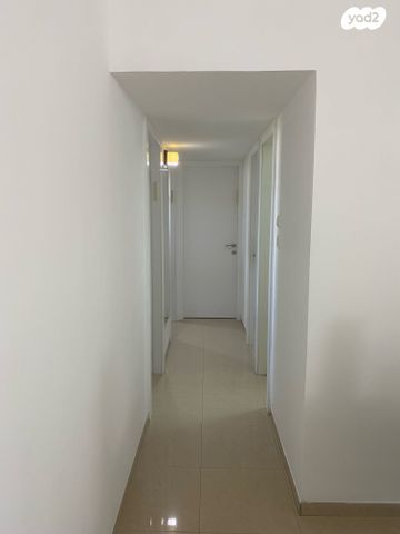 דירה, מעפילי אגוז 72, נווה חן, תל אביב יפו