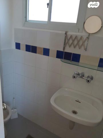 דירה, חללי אגוז 19, גני אביב, לוד