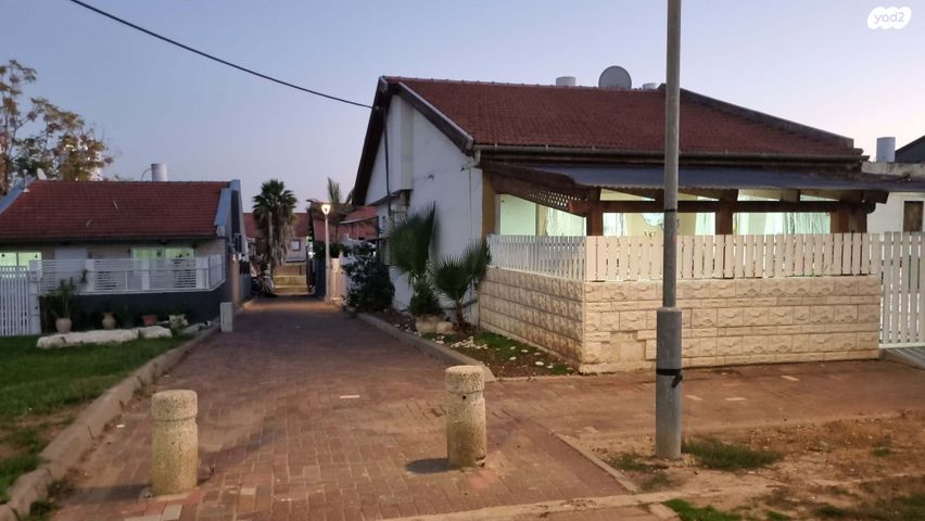 בית פרטי/ קוטג', שדרות גת 167, הפרחים, קרית גת