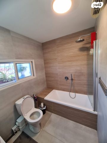 דירה, הורדים 29, שאר העיר, קדימה צורן