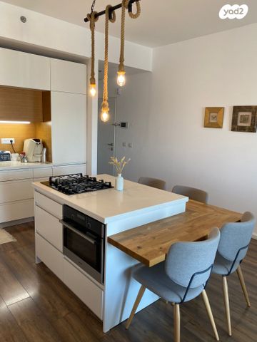 דירה, דרך מנחם בגין 144, מונטיפיורי, הרכבת, תל אביב יפו