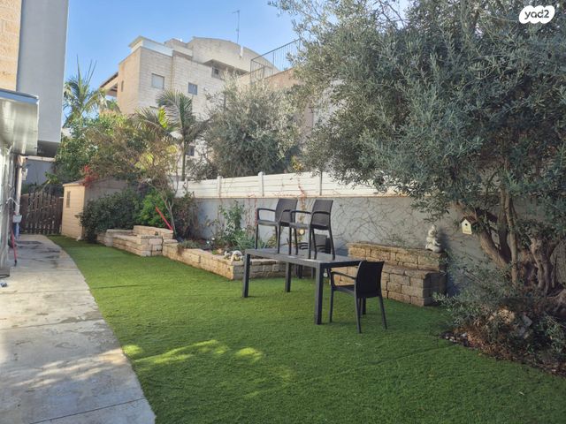 בית פרטי/ קוטג', מאיר אריאל 10, קרית האמנים, מצליח, רמלה