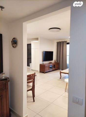 דירה, הרב ניסנבאום 37, אזור תעשיה, בת ים