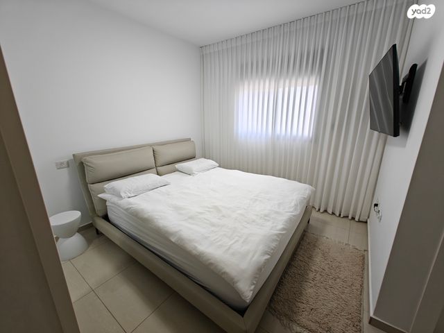 דירה, הרב יהודה חיימב 1, בן גוריון ב', שדרות