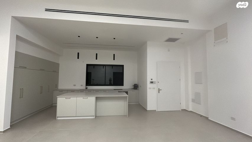 יצחק נבון 11