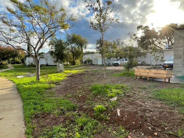 מגרשים, עין כרמל 1, עין כרמל, עין כרמל