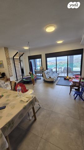 גג/ פנטהאוז, משעול הערבה 10, סביונים, מעלות תרשיחא