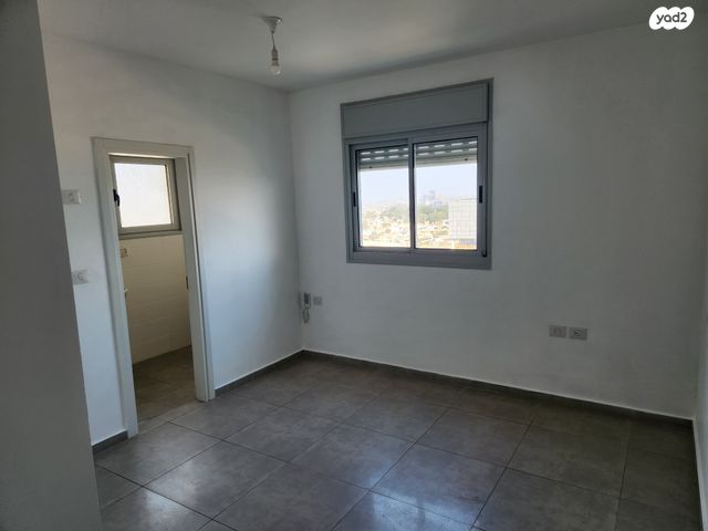 דירה, קרל פופר 11, קרית המדע, נתניה